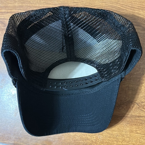 Adjustable Port Authority American Flag adjustable hat. Brand new never worn. - Picture 2 of 3